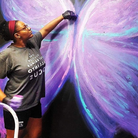 Meet your Posher, Artist Jade Cole - Picture 7 of 8